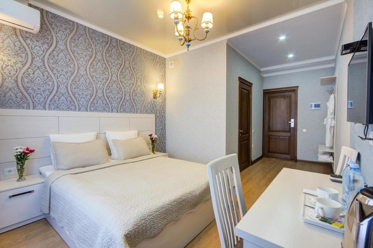 Rixon Hotel Bishkek Bagian luar foto