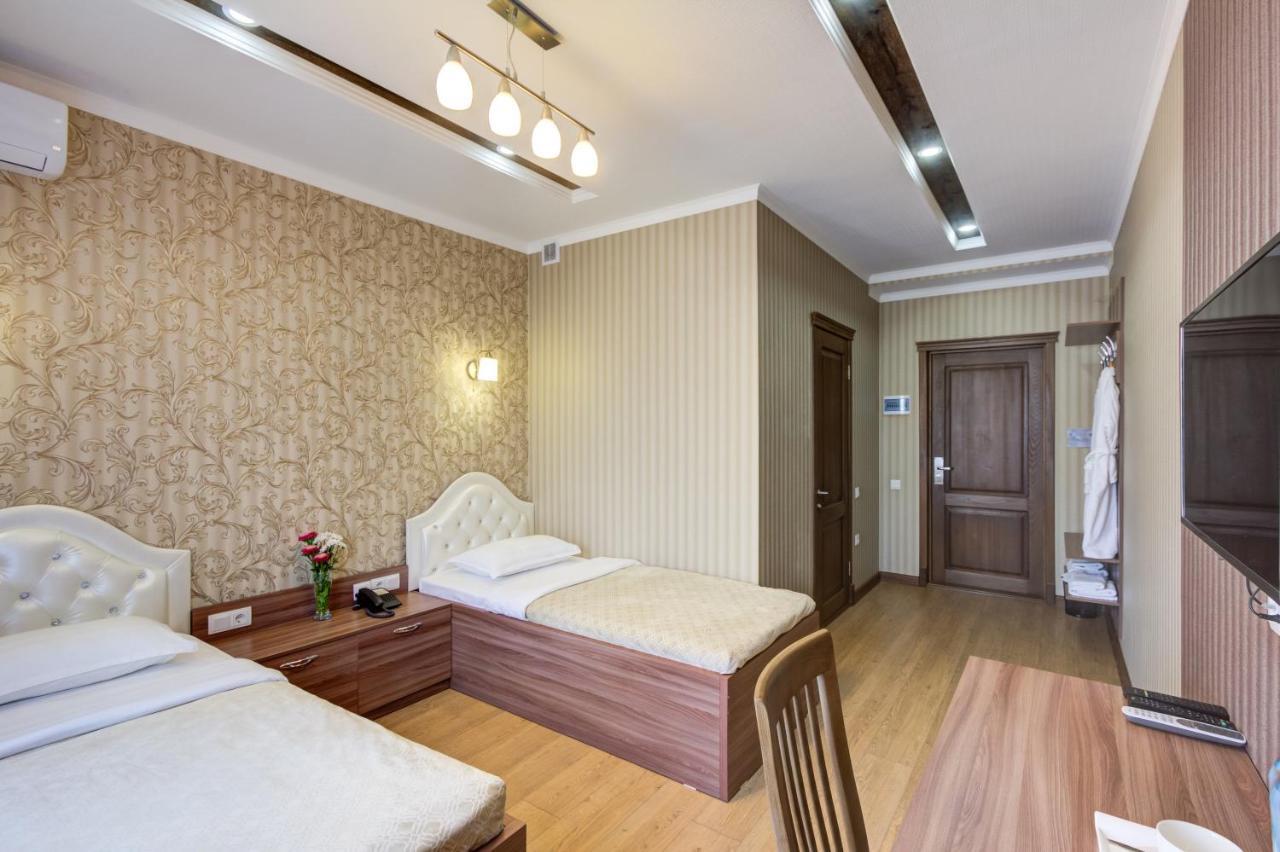 Rixon Hotel Bishkek Bagian luar foto